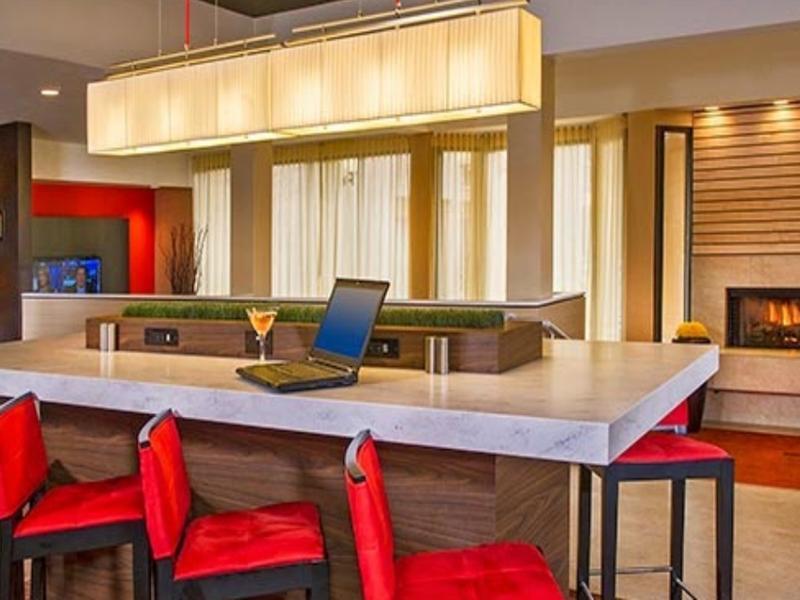 Courtyard Nw/290 Corridor Hotel 3*