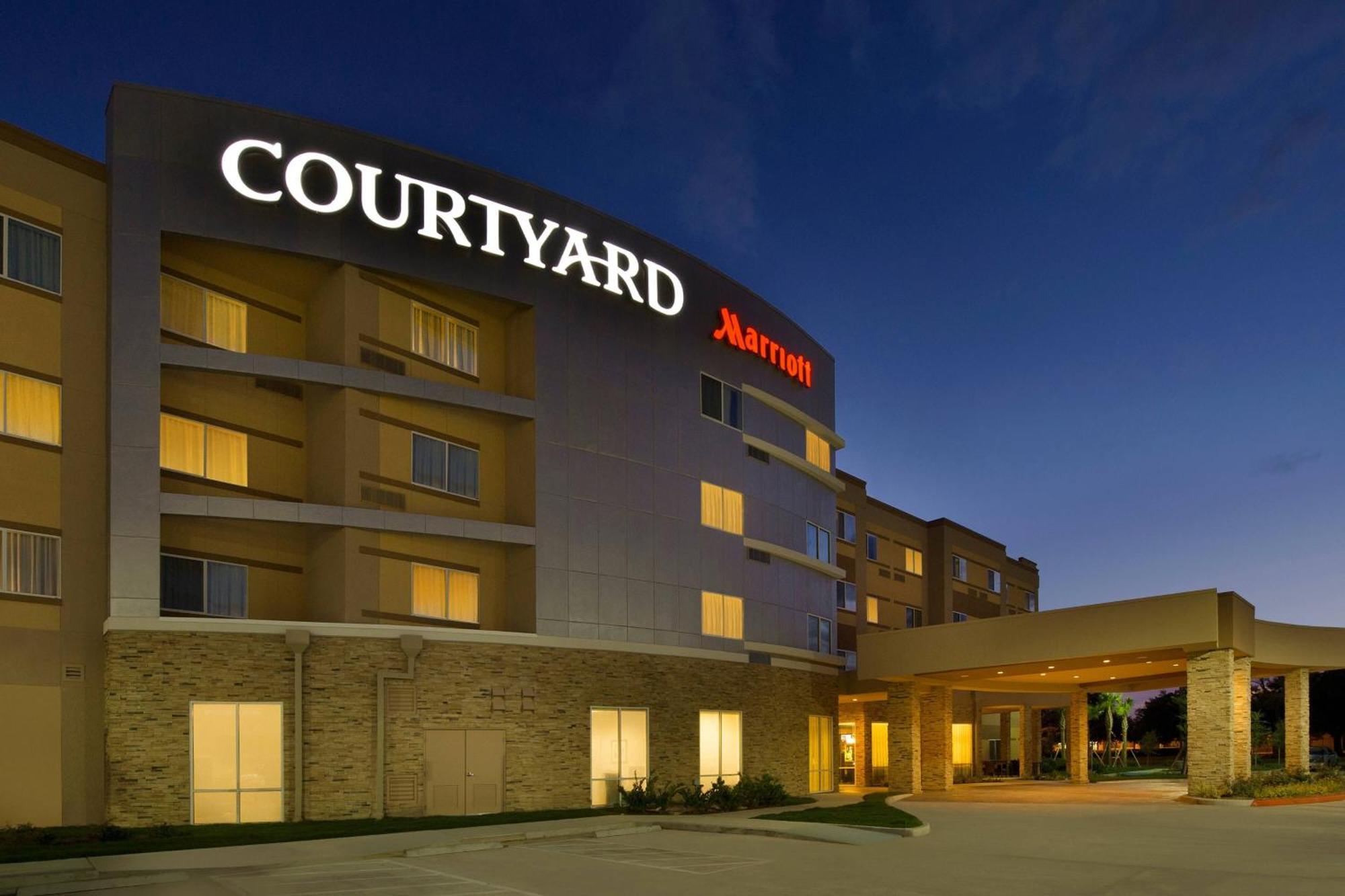 Courtyard Nw/290 Corridor 3*