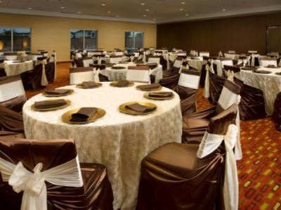 Courtyard Nw/290 Corridor Hotel 3*