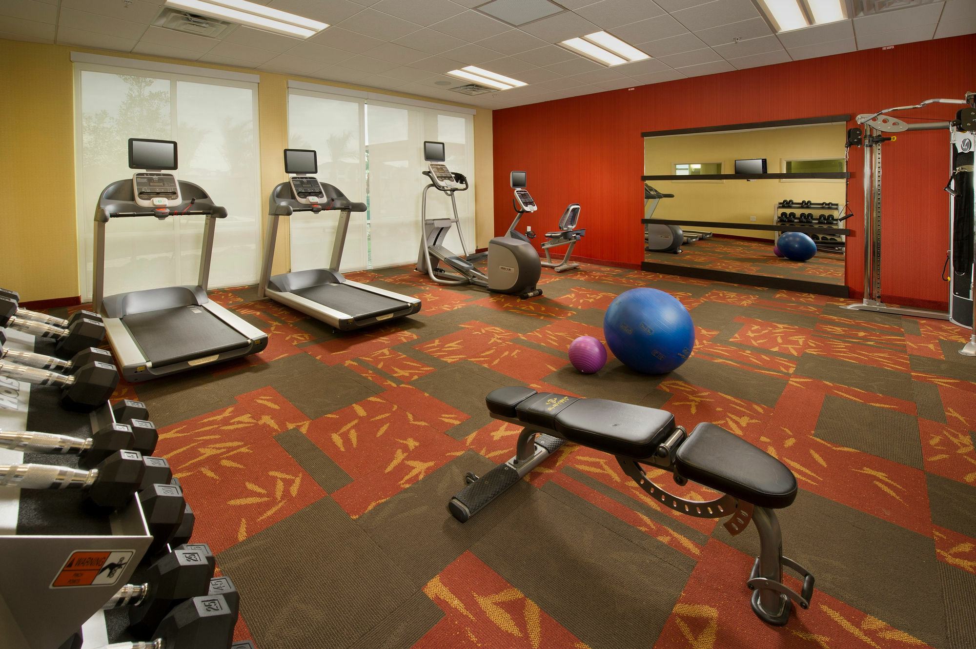 Hotel Courtyard Nw/290 Corridor 3*